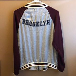 zip up light weight jacket